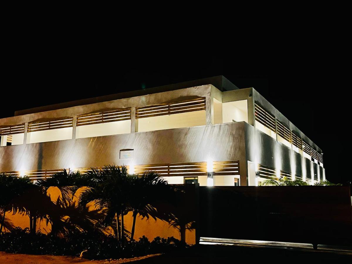 Seascape Hotel The Bight Settlements Экстерьер фото